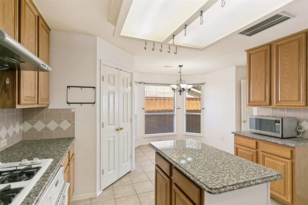 2424 Hunters Run Drive Plano, TX 75025