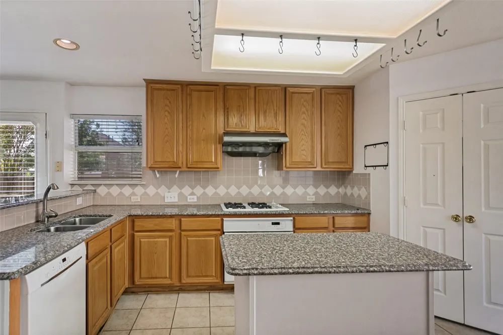 2424 Hunters Run Drive Plano, TX 75025