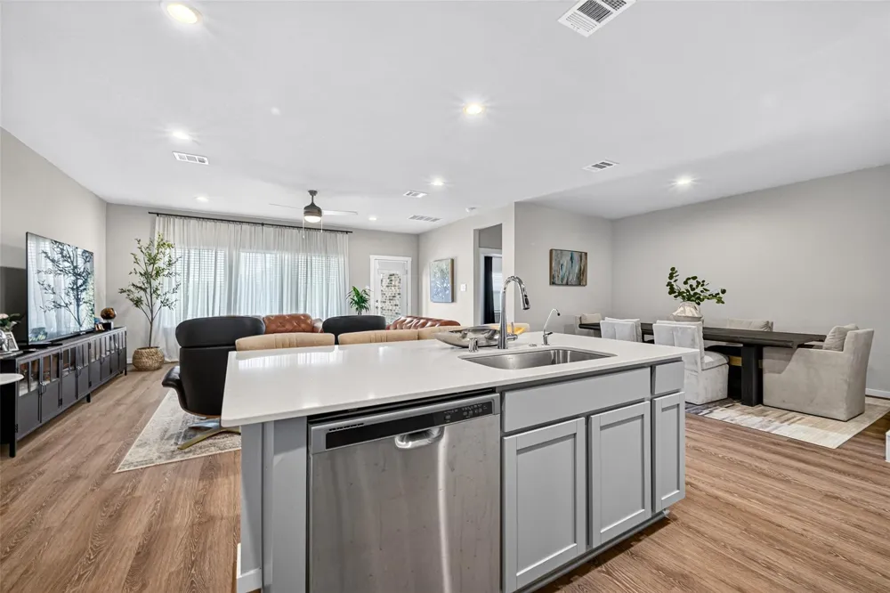 13528 Bonita Island Way Texas City, TX 77568