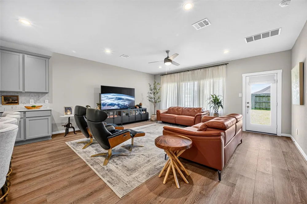 13528 Bonita Island Way Texas City, TX 77568
