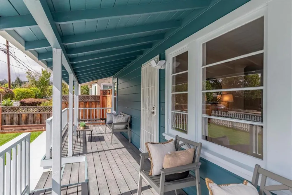 1910 Harding Avenue Redwood City, CA 94062