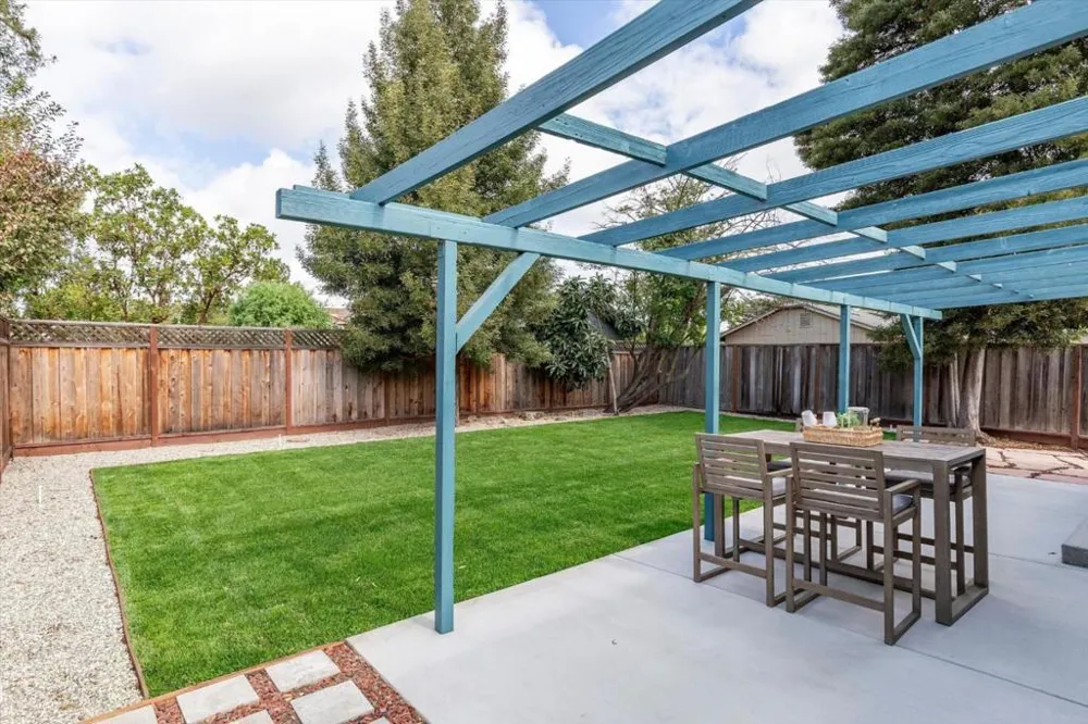 1910 Harding Avenue Redwood City, CA 94062