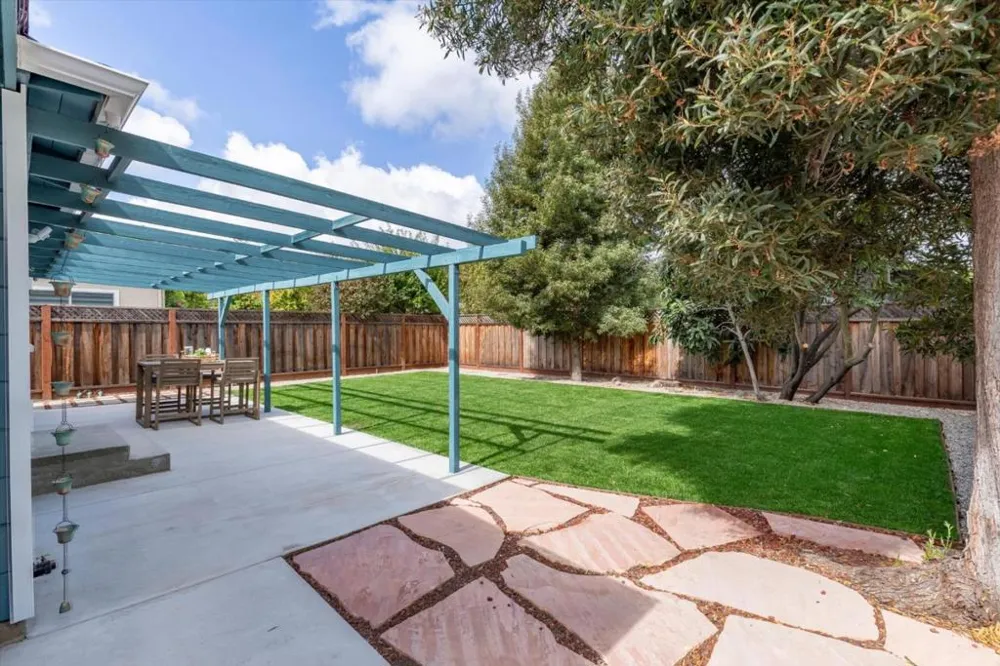 1910 Harding Avenue Redwood City, CA 94062