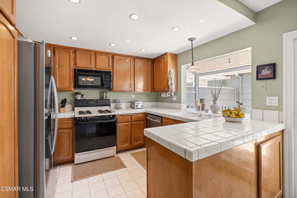 345 Jeremiah Drive #E Simi Valley, CA 93065