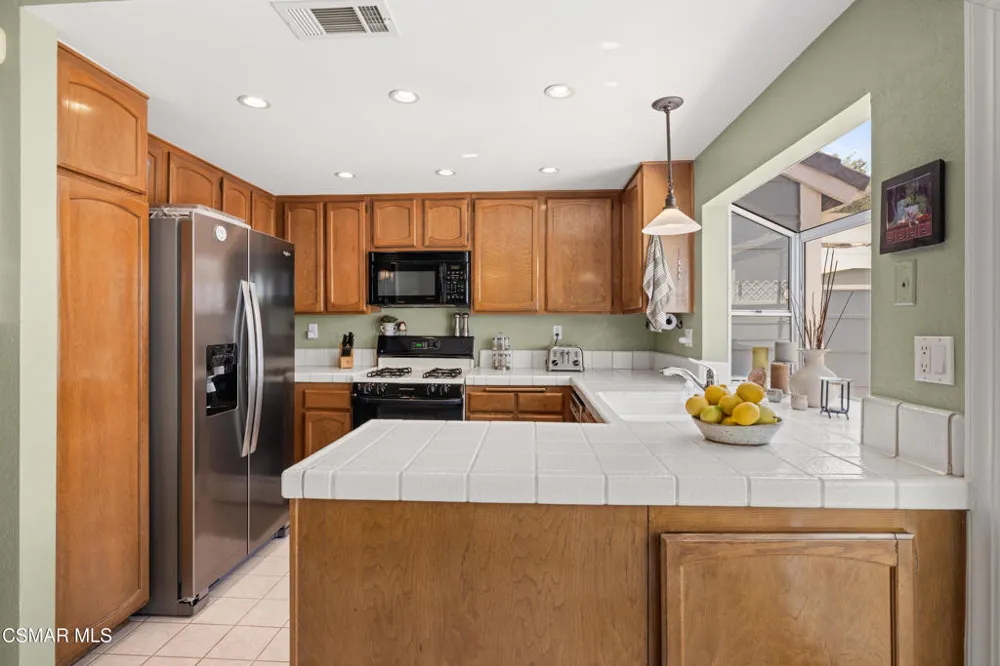 345 Jeremiah Drive #E Simi Valley, CA 93065