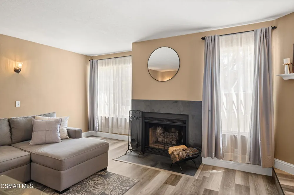 345 Jeremiah Drive #E Simi Valley, CA 93065