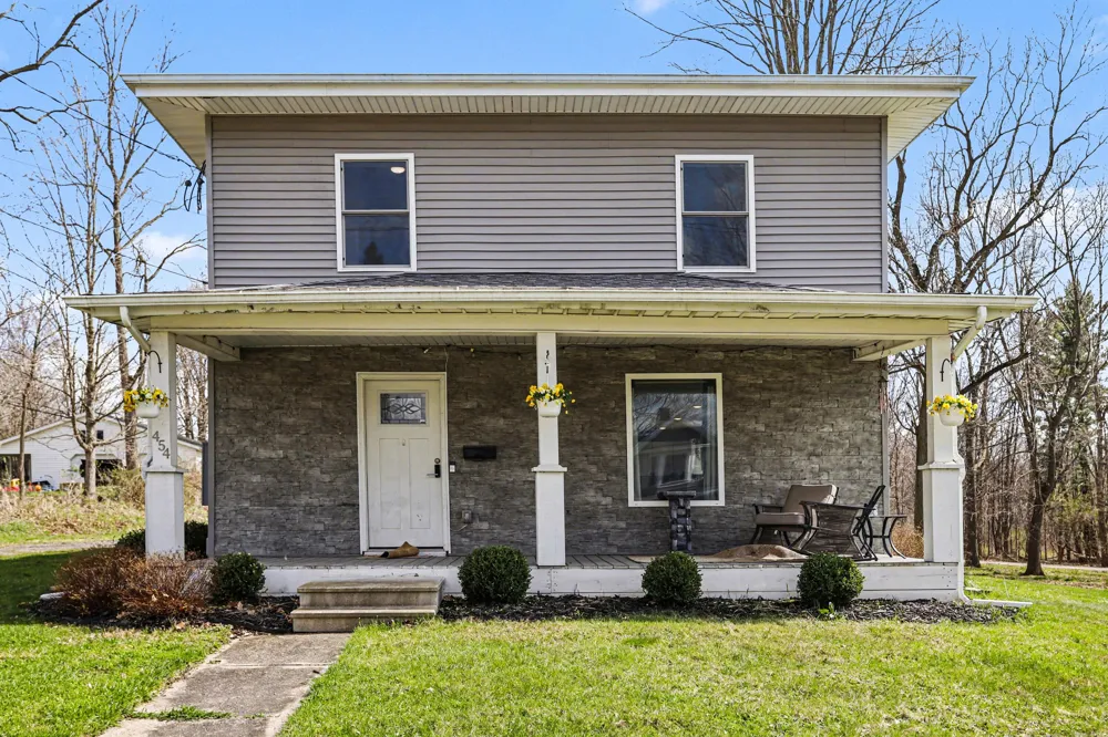 454 E Chicago Street Jonesville, MI 49250