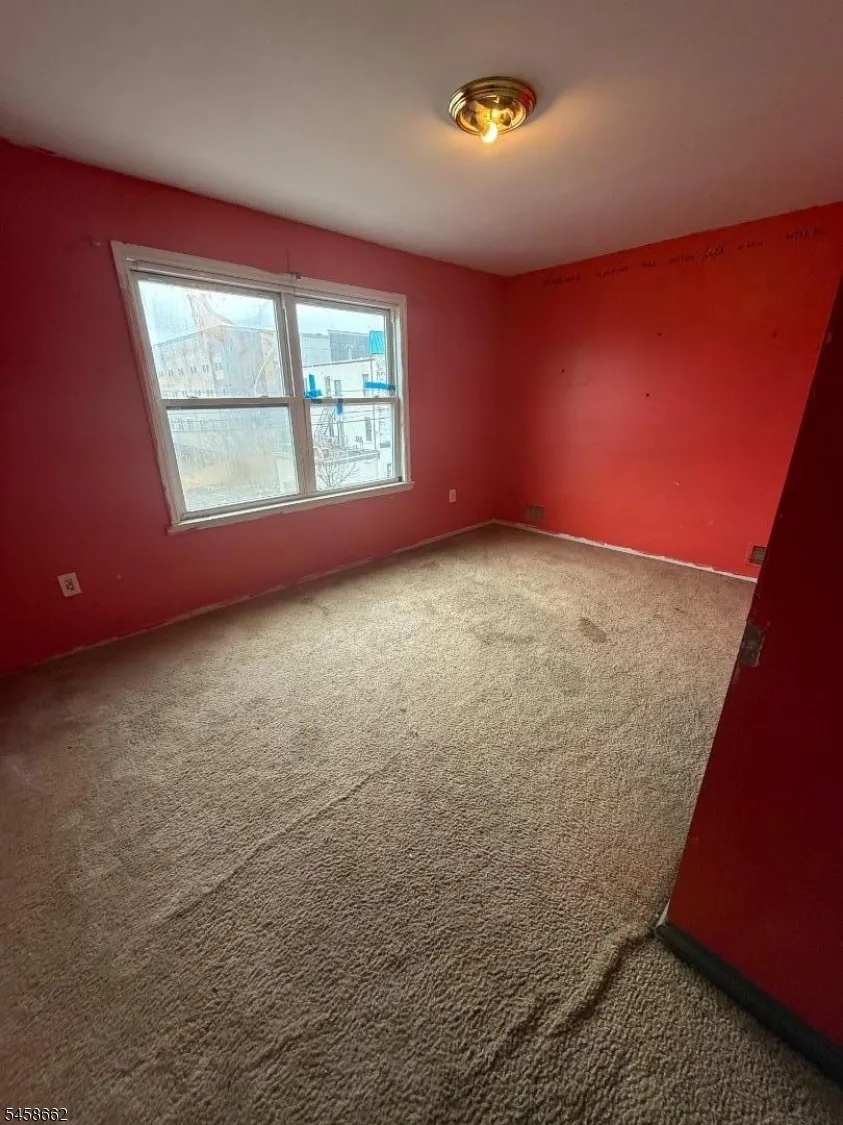 108 S Park Elizabeth City, NJ 07206