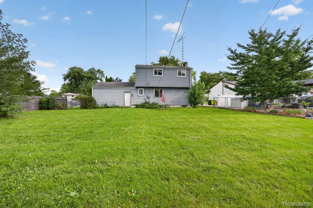 5240 Oakview Drive Swartz Creek City, MI 48473