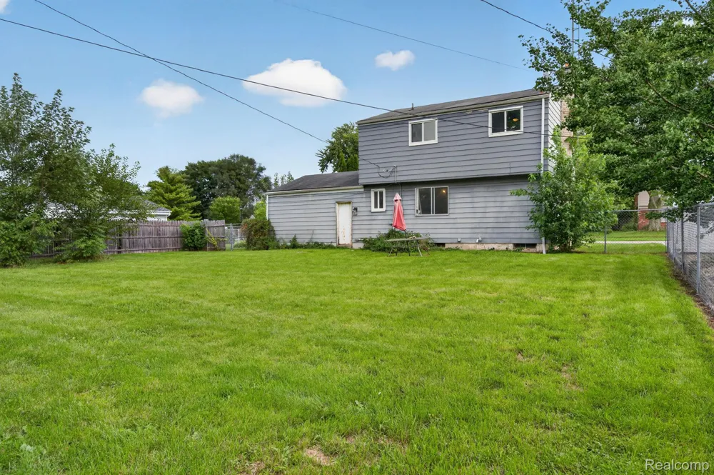 5240 Oakview Drive Swartz Creek City, MI 48473