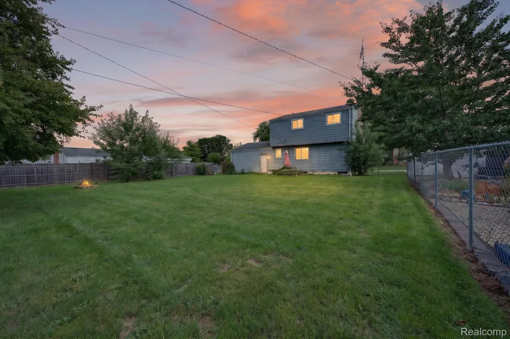 5240 Oakview Drive Swartz Creek City, MI 48473