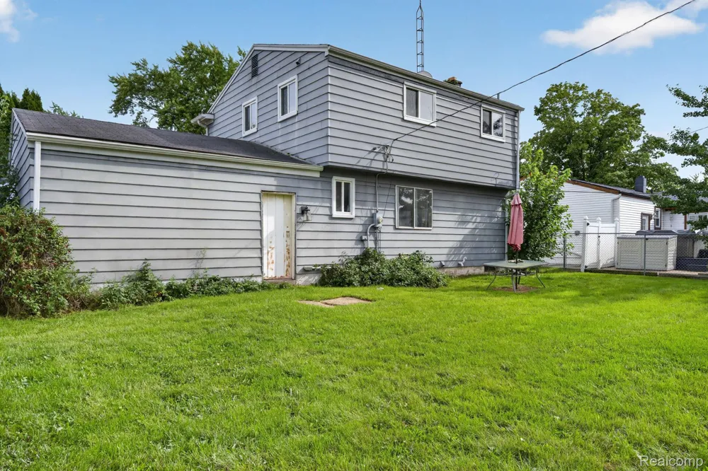 5240 Oakview Drive Swartz Creek City, MI 48473