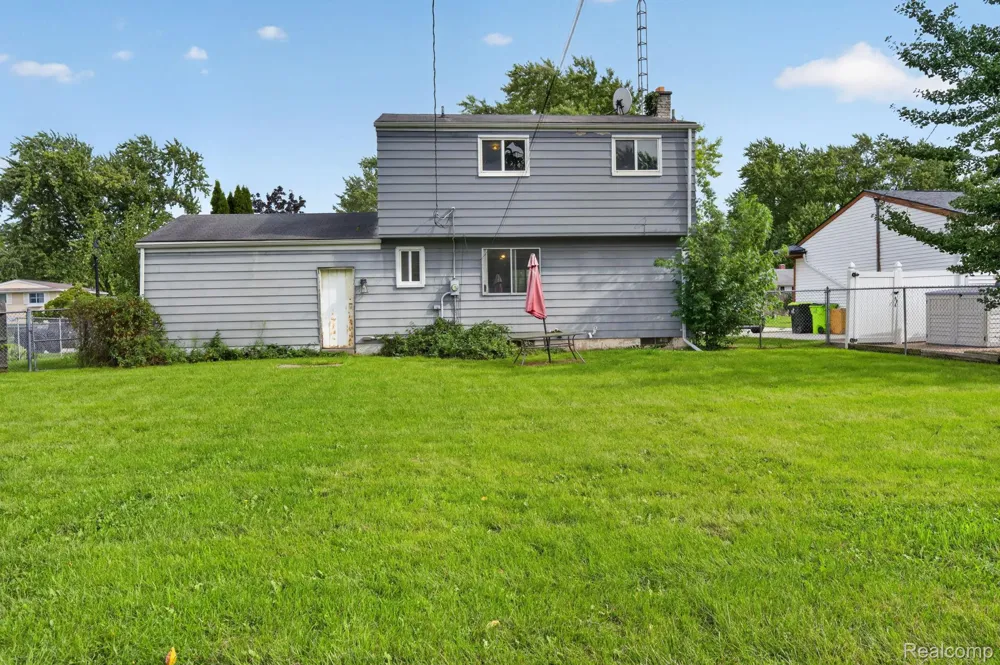 5240 Oakview Drive Swartz Creek City, MI 48473