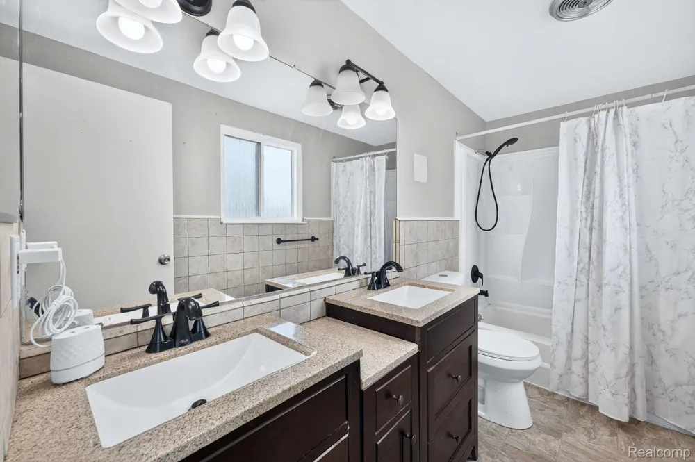 5240 Oakview Drive Swartz Creek City, MI 48473