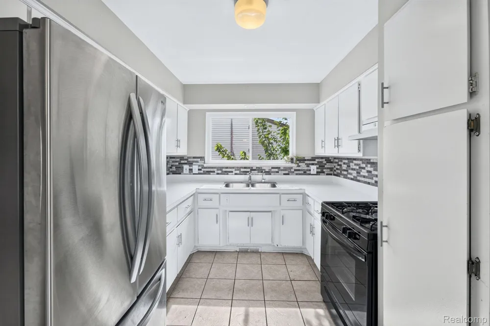 5240 Oakview Drive Swartz Creek City, MI 48473