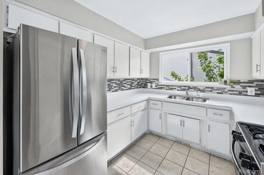 5240 Oakview Drive Swartz Creek City, MI 48473