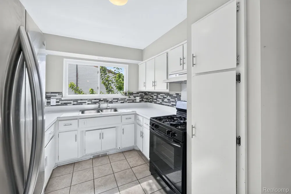 5240 Oakview Drive Swartz Creek City, MI 48473