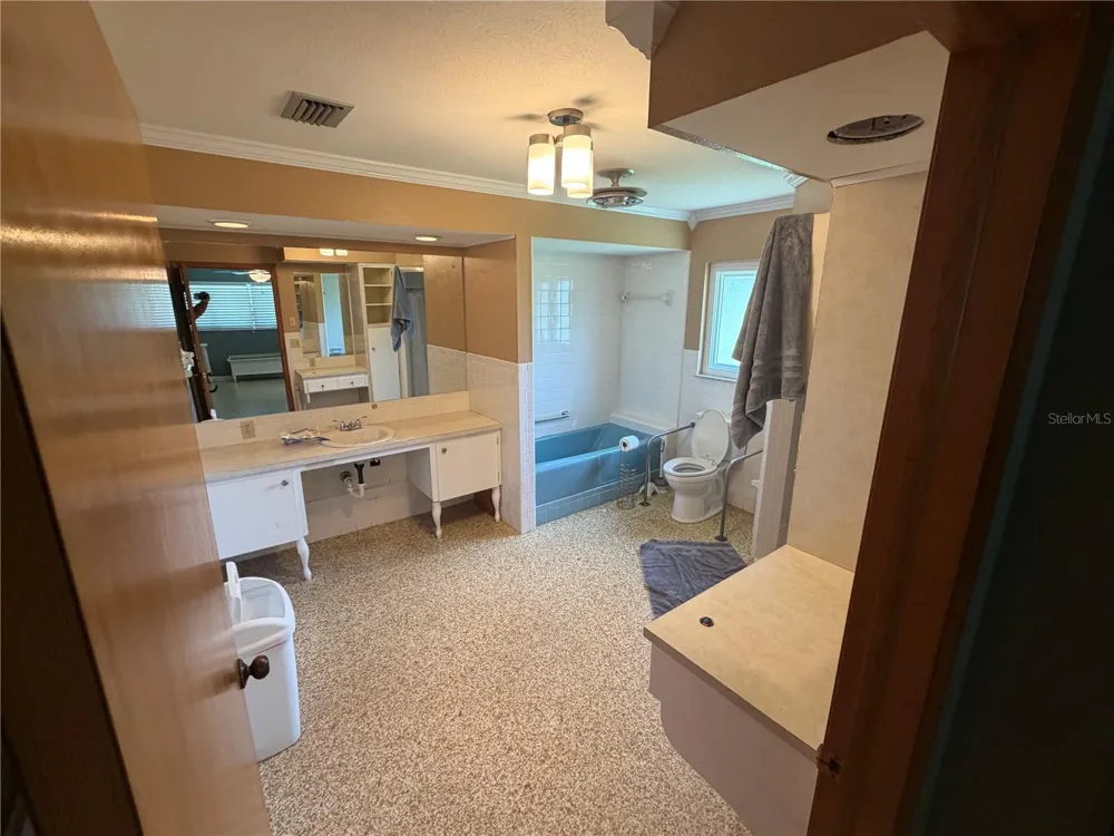 3933 ALLEN ROAD Zephyrhills, FL 33541