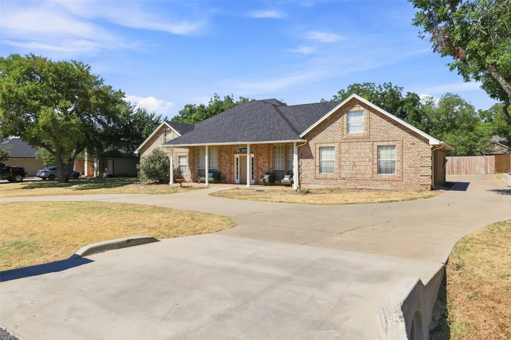 9014 Woodlawn Drive Granbury, TX 76049