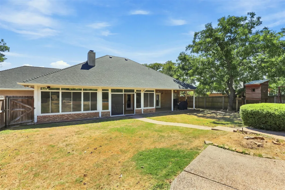 9014 Woodlawn Drive Granbury, TX 76049