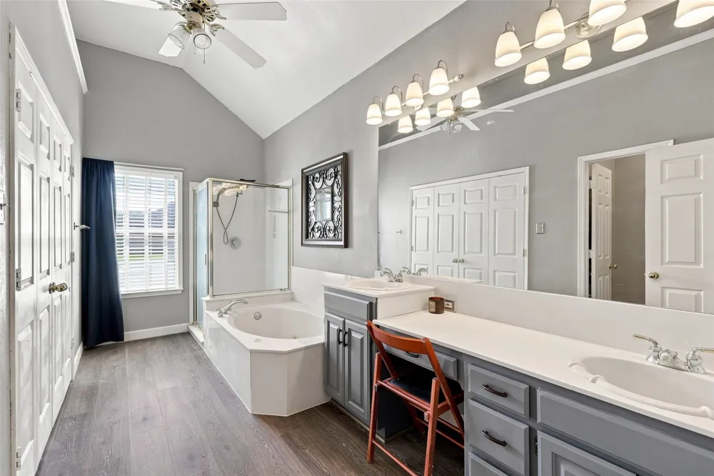 9014 Woodlawn Drive Granbury, TX 76049