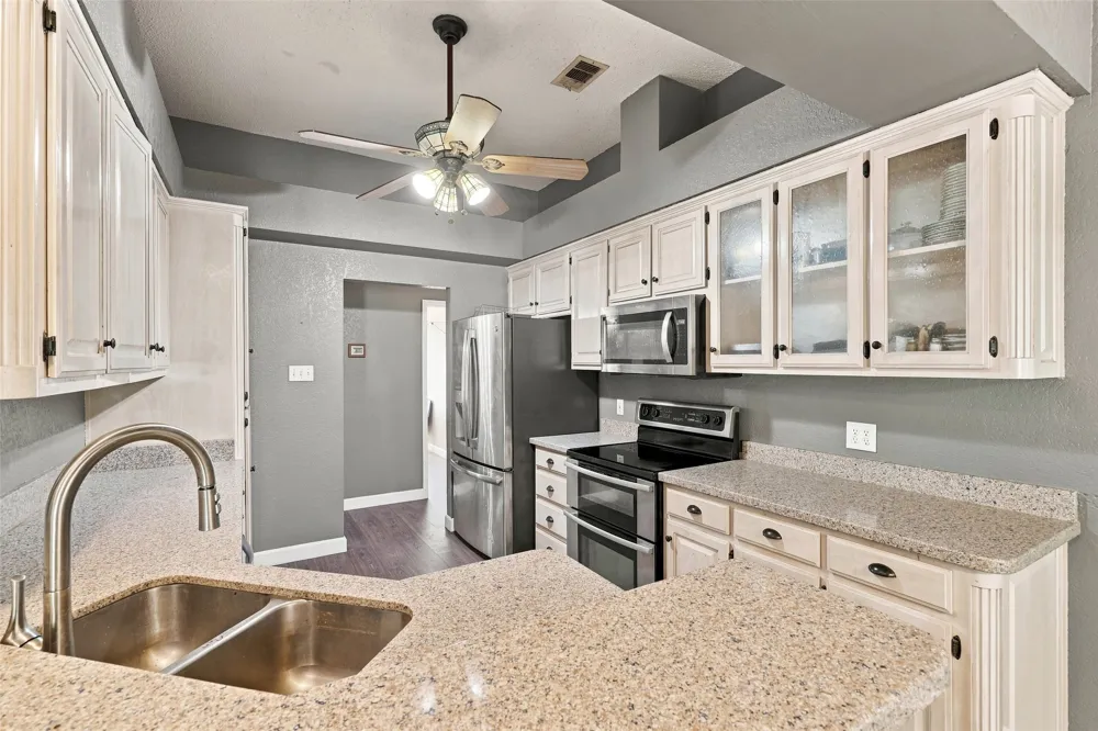 9014 Woodlawn Drive Granbury, TX 76049