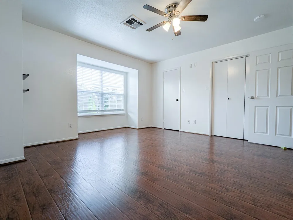 7925 Knight Road Houston, TX 77054