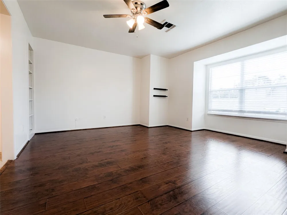 7925 Knight Road Houston, TX 77054