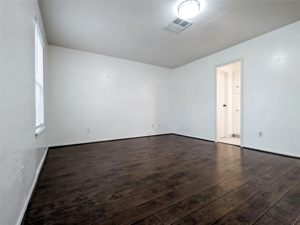7925 Knight Road Houston, TX 77054