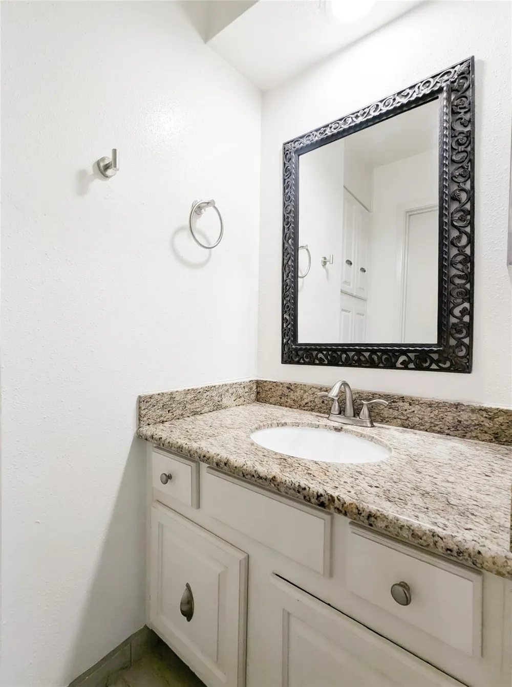 7925 Knight Road Houston, TX 77054