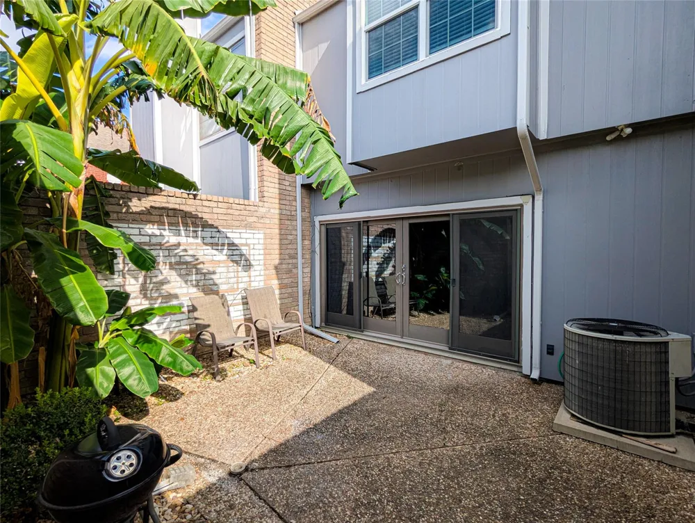 7925 Knight Road Houston, TX 77054