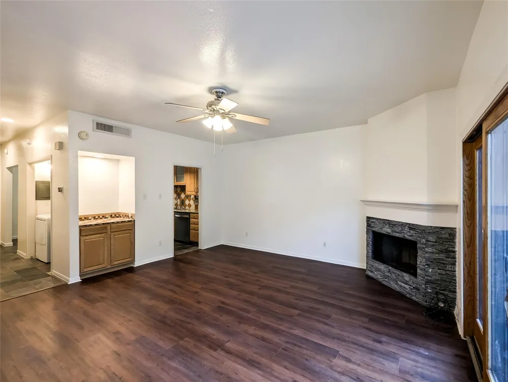 7925 Knight Road Houston, TX 77054