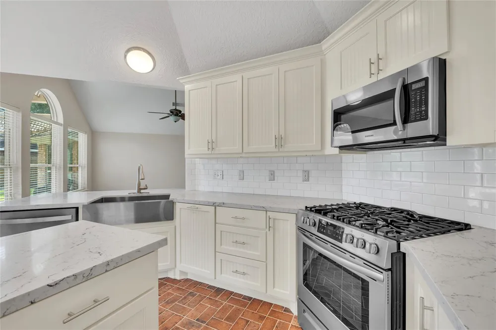 3123 Shore Meadow Drive League City, TX 77573