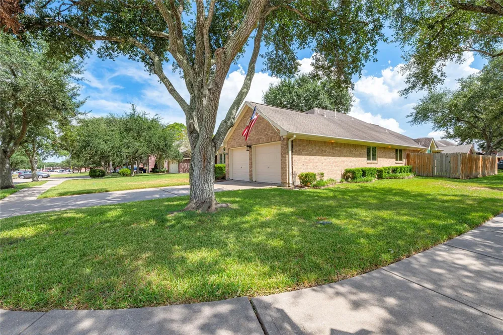3123 Shore Meadow Drive League City, TX 77573