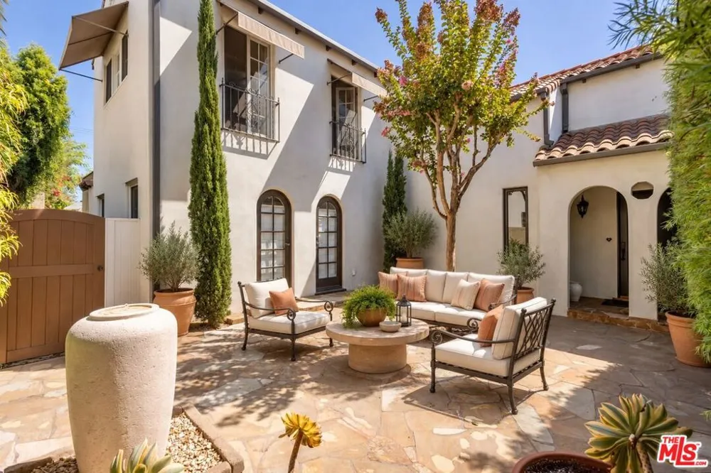 816 S Dunsmuir Avenue Los Angeles, CA 90036