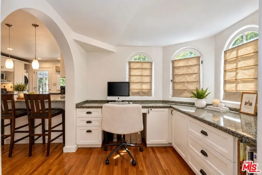 816 S Dunsmuir Avenue Los Angeles, CA 90036
