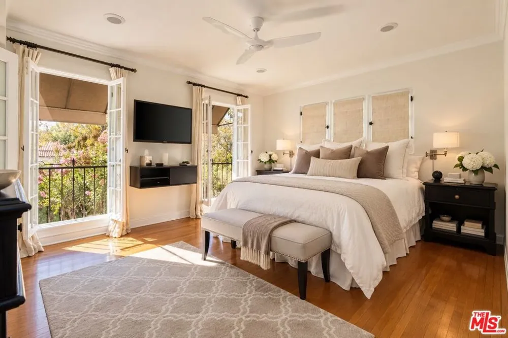 816 S Dunsmuir Avenue Los Angeles, CA 90036
