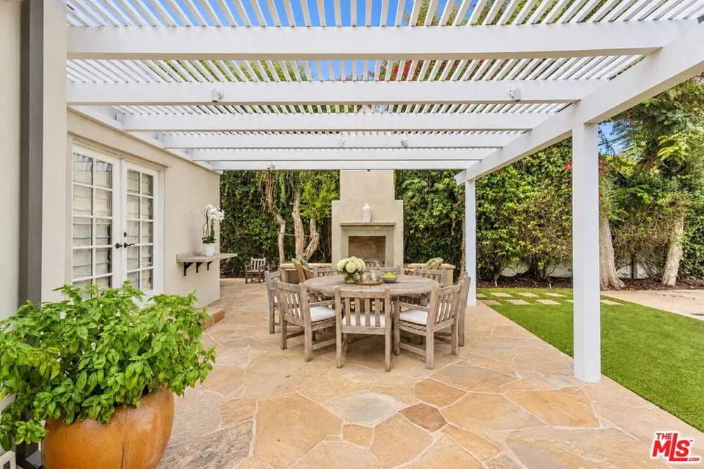 816 S Dunsmuir Avenue Los Angeles, CA 90036