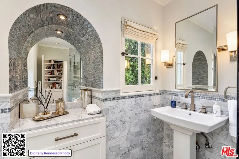 816 S Dunsmuir Avenue Los Angeles, CA 90036