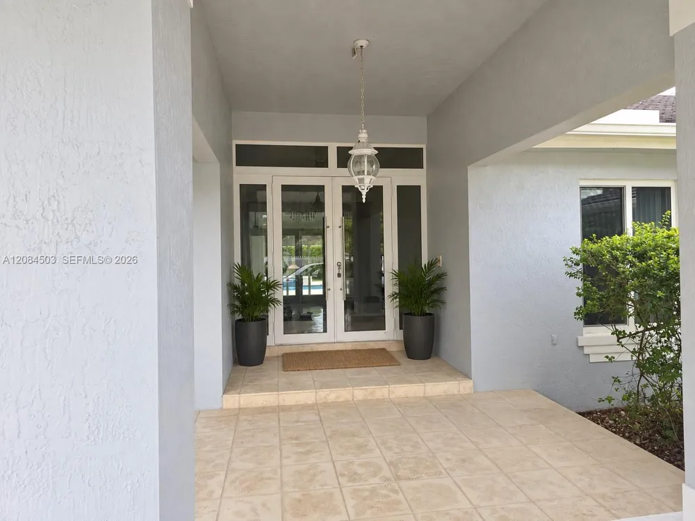 7625 SW 75th Ave Miami, FL 33143