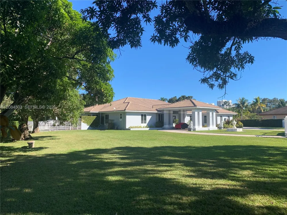 7625 SW 75th Ave Miami, FL 33143