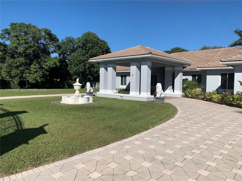 7625 SW 75th Ave Miami, FL 33143