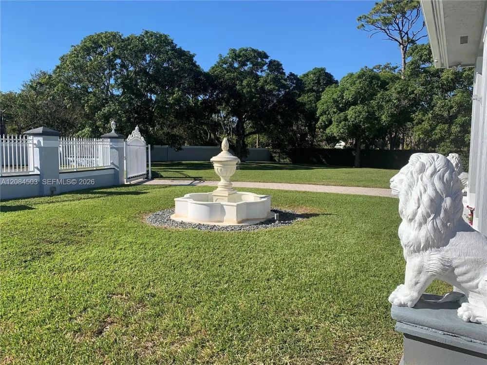 7625 SW 75th Ave Miami, FL 33143