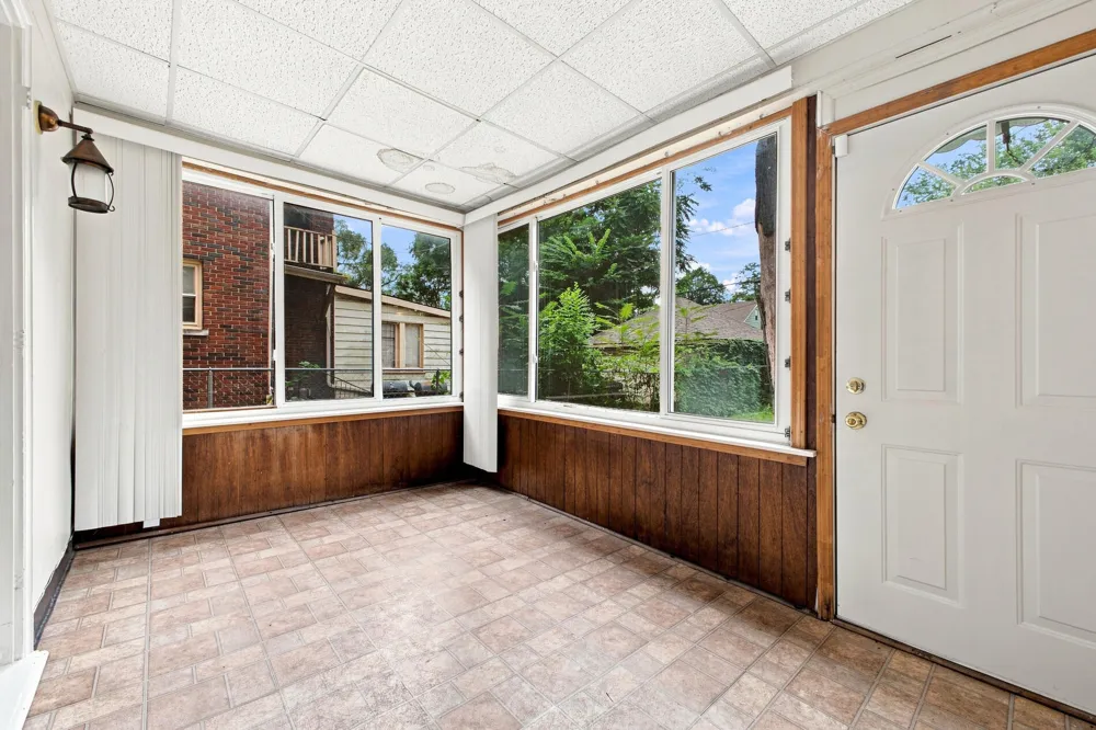 16587 La Salle Avenue Detroit, MI 48221