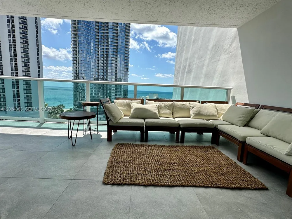 100 Bayview Dr #1405 Sunny Isles Beach, FL 33160