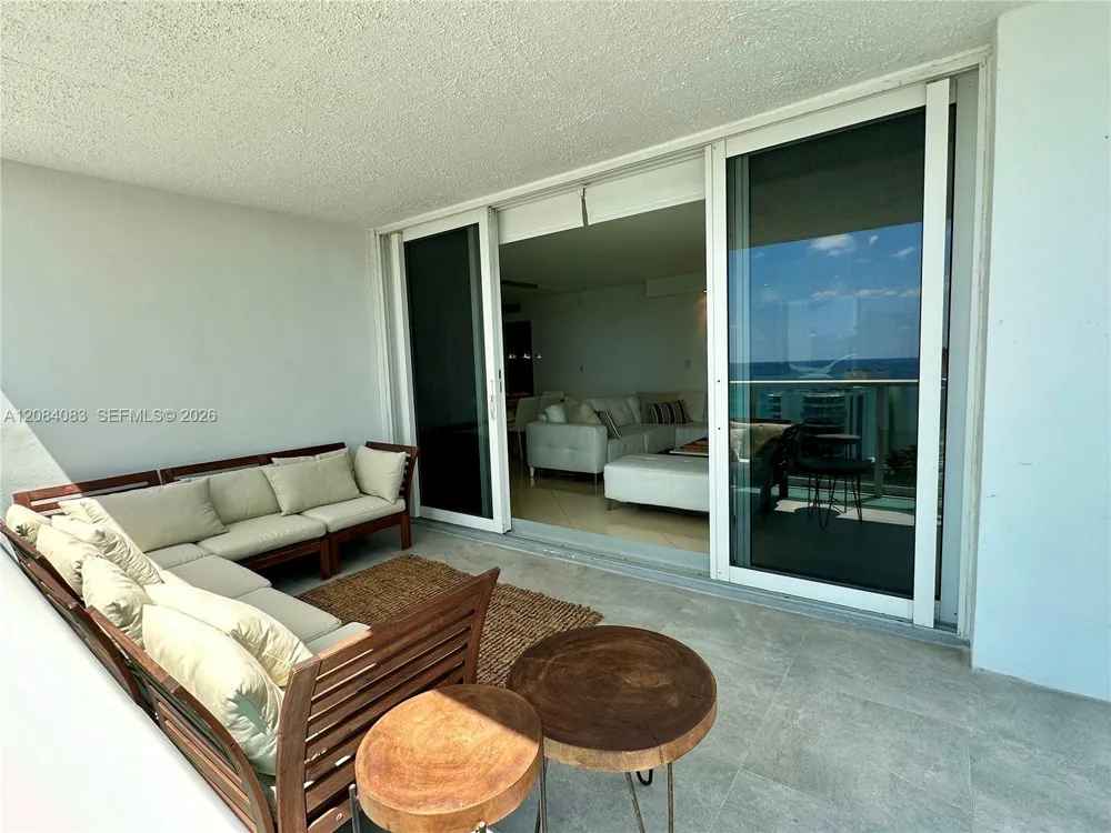 100 Bayview Dr #1405 Sunny Isles Beach, FL 33160