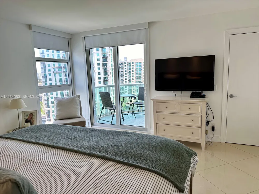 100 Bayview Dr #1405 Sunny Isles Beach, FL 33160