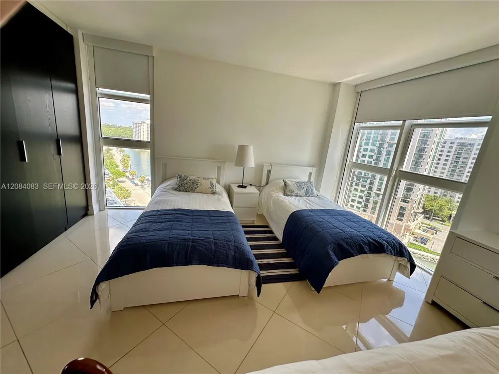 100 Bayview Dr #1405 Sunny Isles Beach, FL 33160