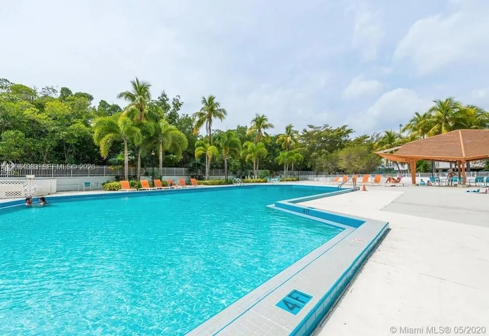 100 Bayview Dr #1405 Sunny Isles Beach, FL 33160
