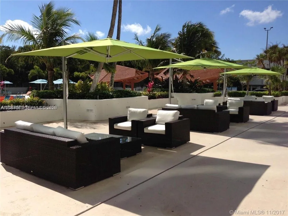 100 Bayview Dr #1405 Sunny Isles Beach, FL 33160